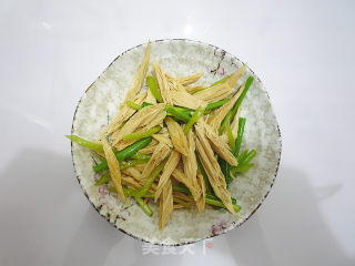 葱油腐竹的做法步骤：9
