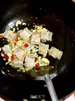 河蚌咸肉豆腐汤的做法步骤：3