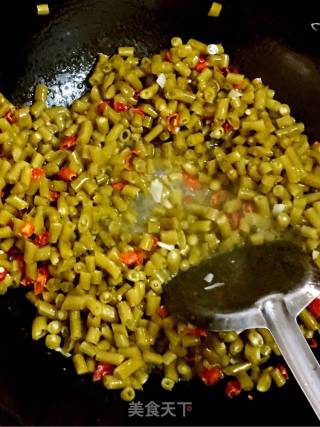 酸豇豆炒鸭胗的做法步骤：9