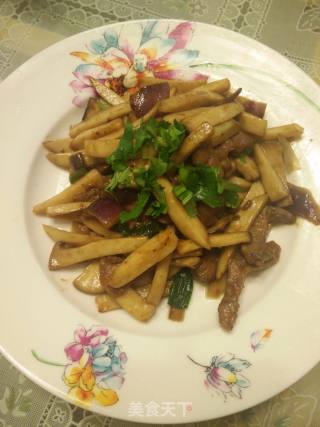杏鲍菇炒牛柳的做法步骤：4