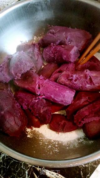 香煎紫薯饼的做法步骤：2