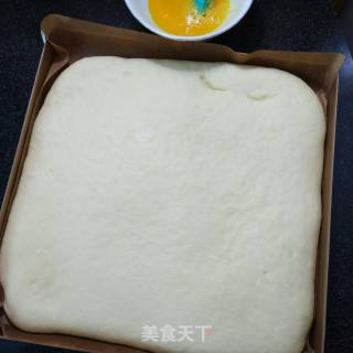 【学生夜宵】葱香肉松面包卷的做法步骤：1
