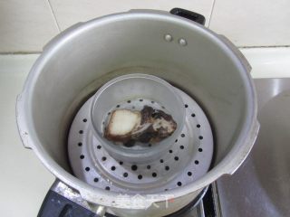 腊肉炒泥蒿的做法步骤：1