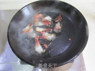 腊肉炒泥蒿的做法步骤：3