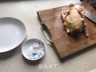 快手，昆布麻油手撕鸡的做法步骤：2