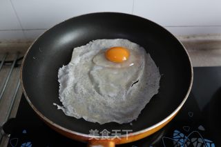 鸡蛋生菜卷饼的做法步骤：6