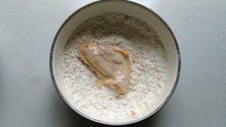 黑胡椒脆皮鸡翅的做法步骤：6