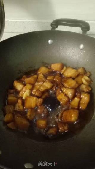 九吉公红烧肉的做法步骤：4