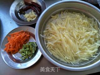 醋溜土豆丝的做法步骤：2