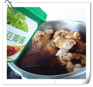 两吃大棒骨——酱大棒骨+小葱酱爆拆骨肉的做法步骤：5