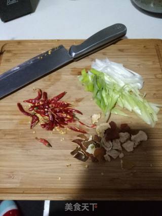 手撕牛肉的做法步骤：4