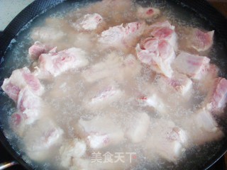 山药炖排骨的做法步骤：1