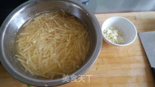炒土豆丝的做法步骤：1