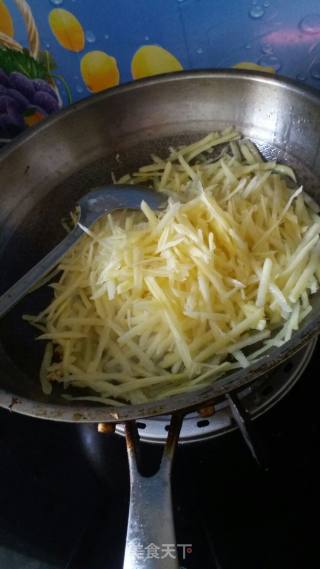 炒土豆丝的做法步骤：3