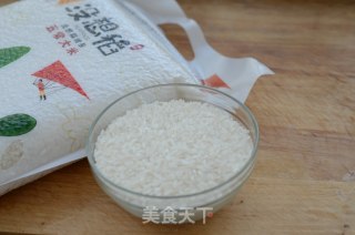 西兰花鲜虾焗饭的做法步骤：1