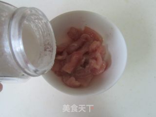双菇木耳炒肉片的做法步骤：2