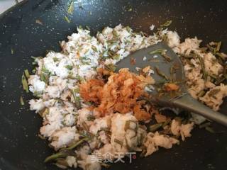 香椿干贝炒饭的做法步骤：11