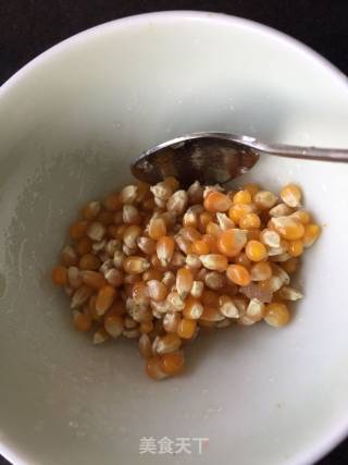 自制爆米花的做法步骤：2