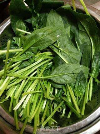 香油菠菜的做法步骤：1