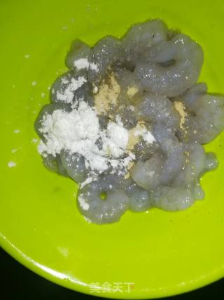 青豆虾仁的做法步骤：2