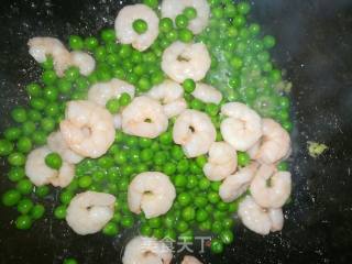 青豆虾仁的做法步骤：6
