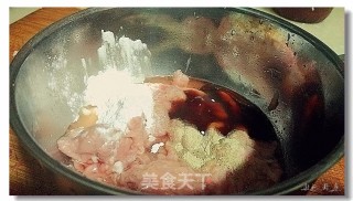 彩椒羊柳的做法步骤：2