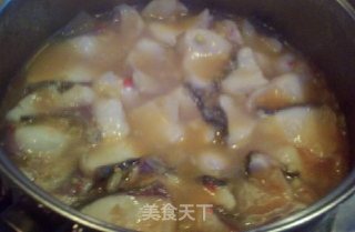 剁椒肉丁榨菜清江鱼片让你欲罢不能的做法步骤：3