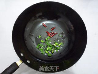 香菇烧豆腐角的做法步骤：6