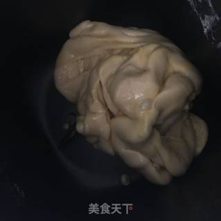 花式牛奶面包 编花儿的做法步骤：2