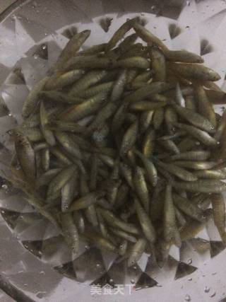 微山湖小黄鱼汤的做法步骤：1