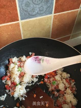 菠萝炒饭的做法步骤：7