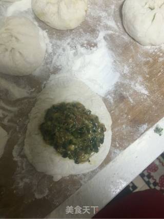韭菜包子的做法步骤：5