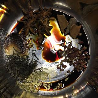 茶叶鹌鹑蛋的做法步骤：1