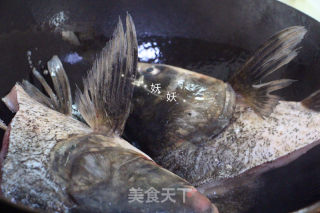 砂锅鱼头的做法步骤：4