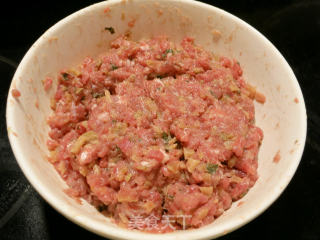 隔水蒸冲菜牛肉饼的做法步骤：4