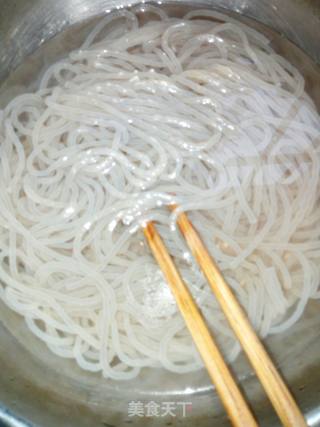 凉拌红薯粉的做法步骤：1