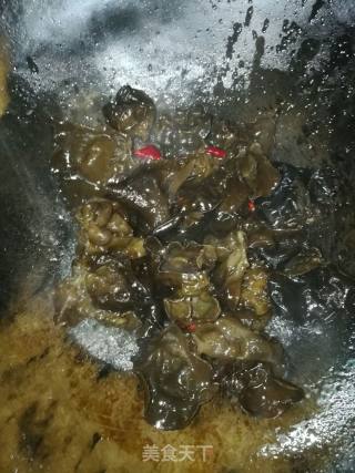 西兰花炒木耳的做法步骤：4