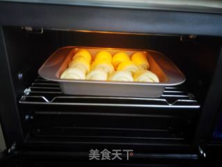 柔软又奶香十足的淡奶油面包卷的做法步骤：8