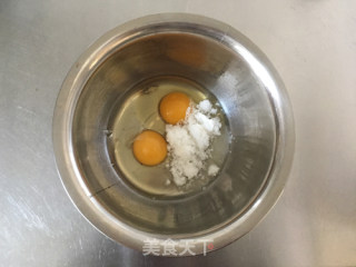 巧克力大白纸杯蛋糕的做法步骤：2