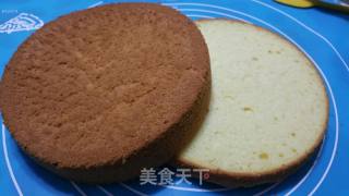焦糖菠萝夹心水果蛋糕的做法步骤：1