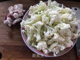 干煸菜花的做法步骤：1