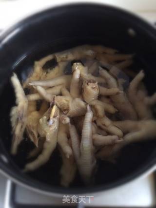 柠檬泡凤爪的做法步骤：1