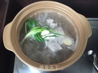 糖醋排骨的做法步骤：2