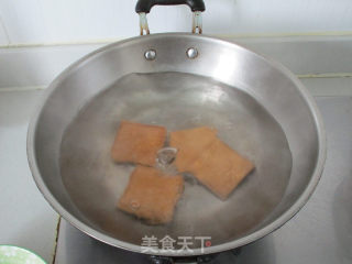 荠菜肉松腰果的做法步骤：2