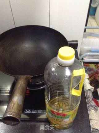 简单到像煮方便面一样的美味面条——酸菜肥牛乌冬面的做法步骤：3