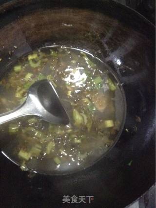 简单到像煮方便面一样的美味面条——酸菜肥牛乌冬面的做法步骤：8