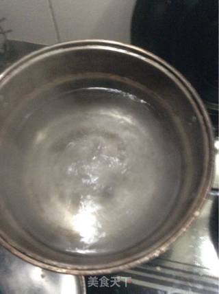简单到像煮方便面一样的美味面条——酸菜肥牛乌冬面的做法步骤：10