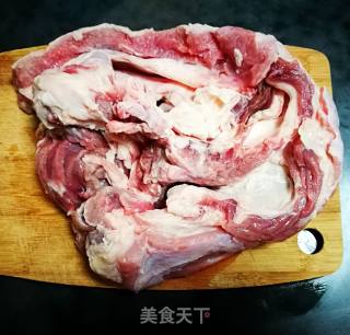 番茄萝卜炖牛肉的做法步骤：1