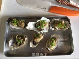 蒜蓉烤生蚝的做法步骤：1