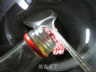 肉末花生米香菇酱的做法步骤：3
